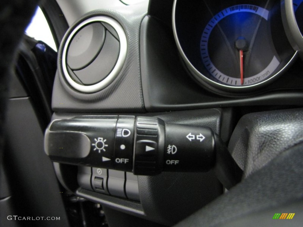 2005 MAZDA3 s Hatchback - Strato Blue Mica / Black/Blue photo #18