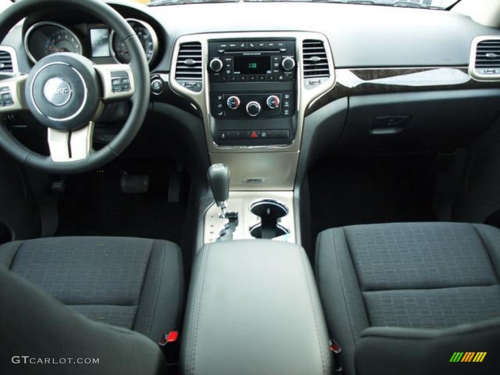 2013 Grand Cherokee Laredo 4x4 - Bright Silver Metallic / Black photo #5