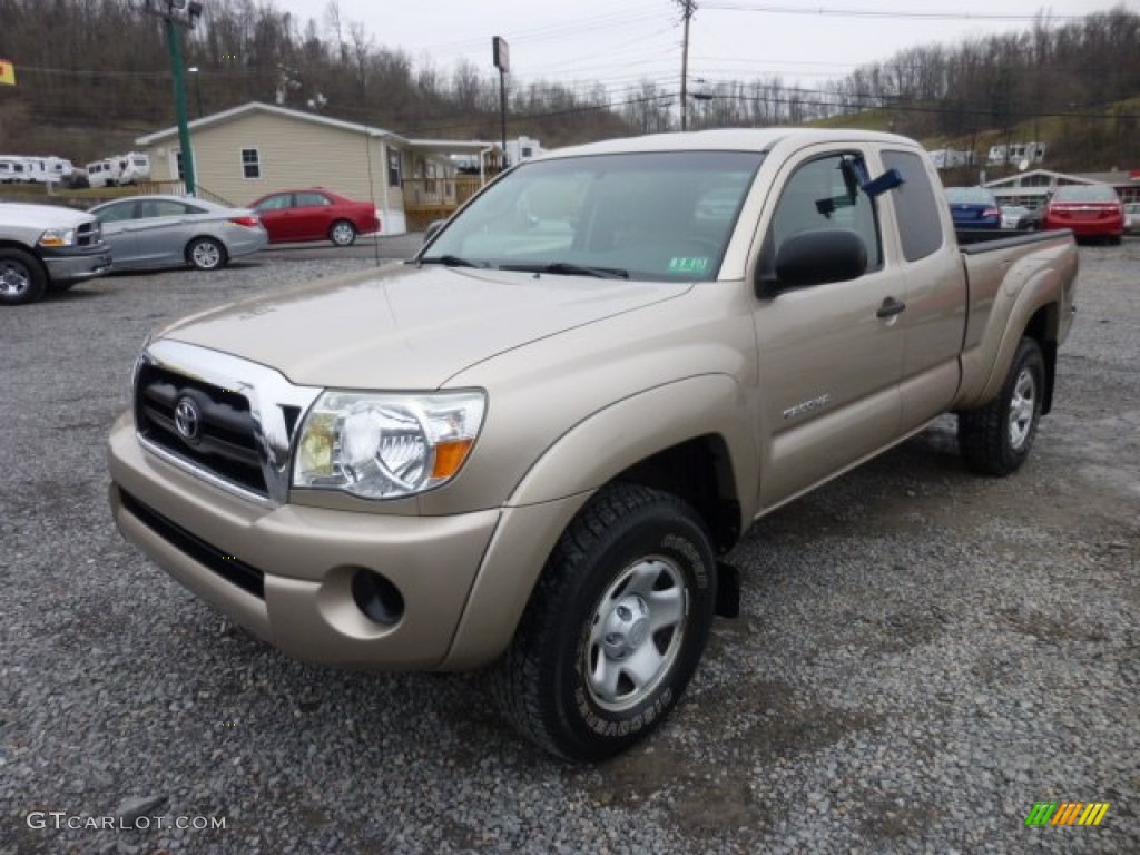 2005 Tacoma Access Cab 4x4 - Desert Sand Mica / Taupe photo #3