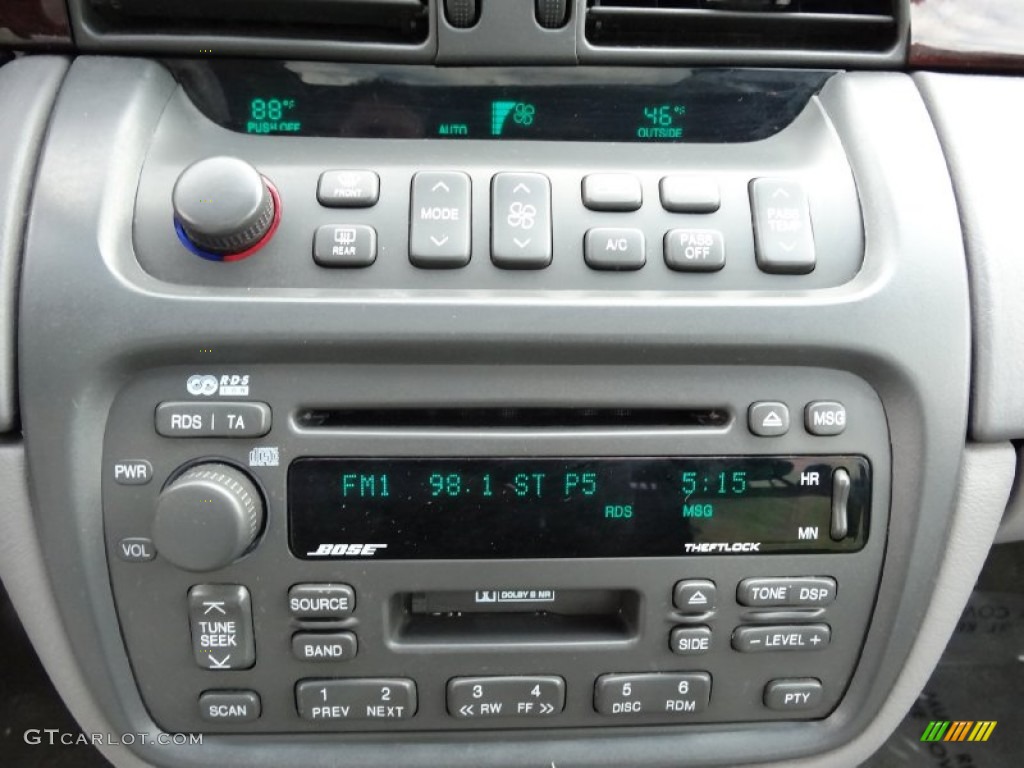 2004 Cadillac DeVille DHS Controls Photos