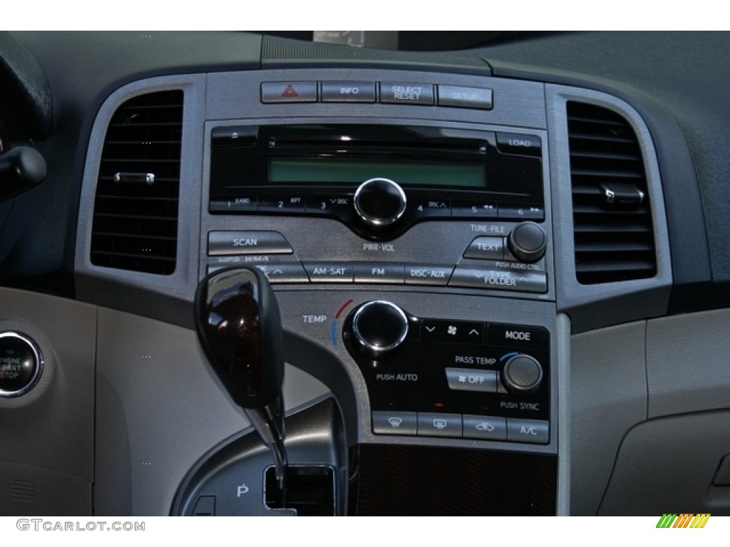 2009 Toyota Venza V6 AWD Controls Photos