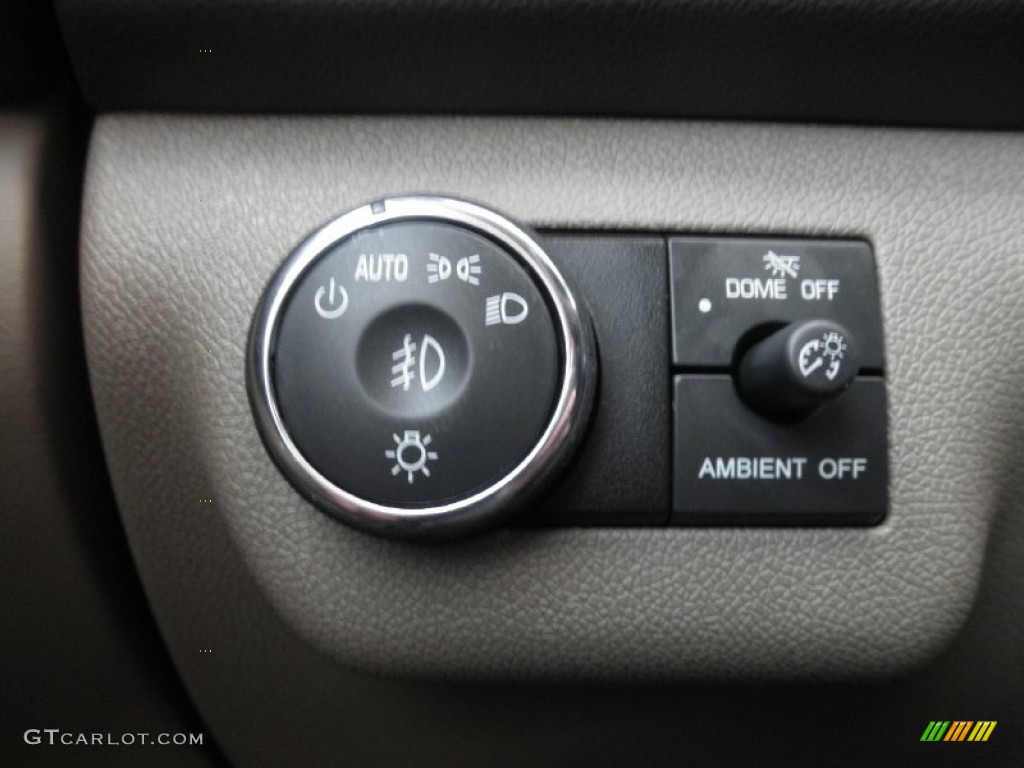 2013 GMC Acadia Denali Controls Photo #76023126