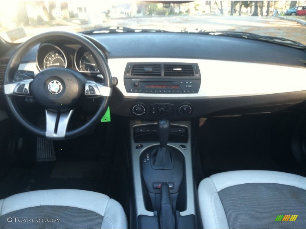2005 BMW Z4 2.5i Roadster Pearl Grey Dashboard Photo #76023234