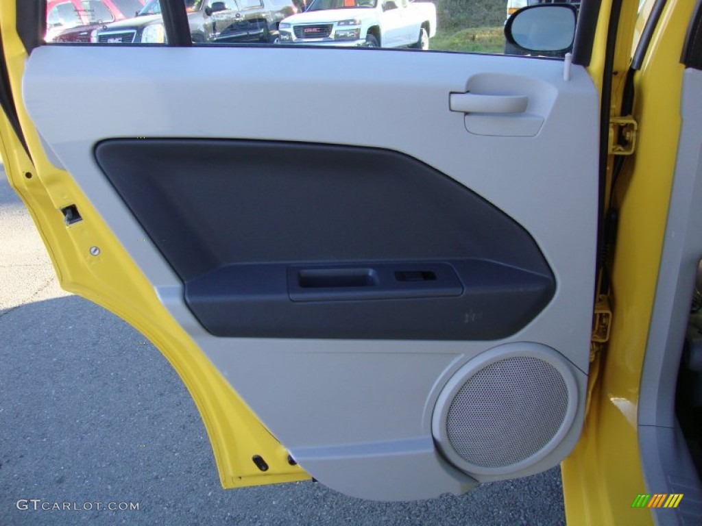 2007 Caliber SXT - Solar Yellow / Pastel Slate Gray photo #22