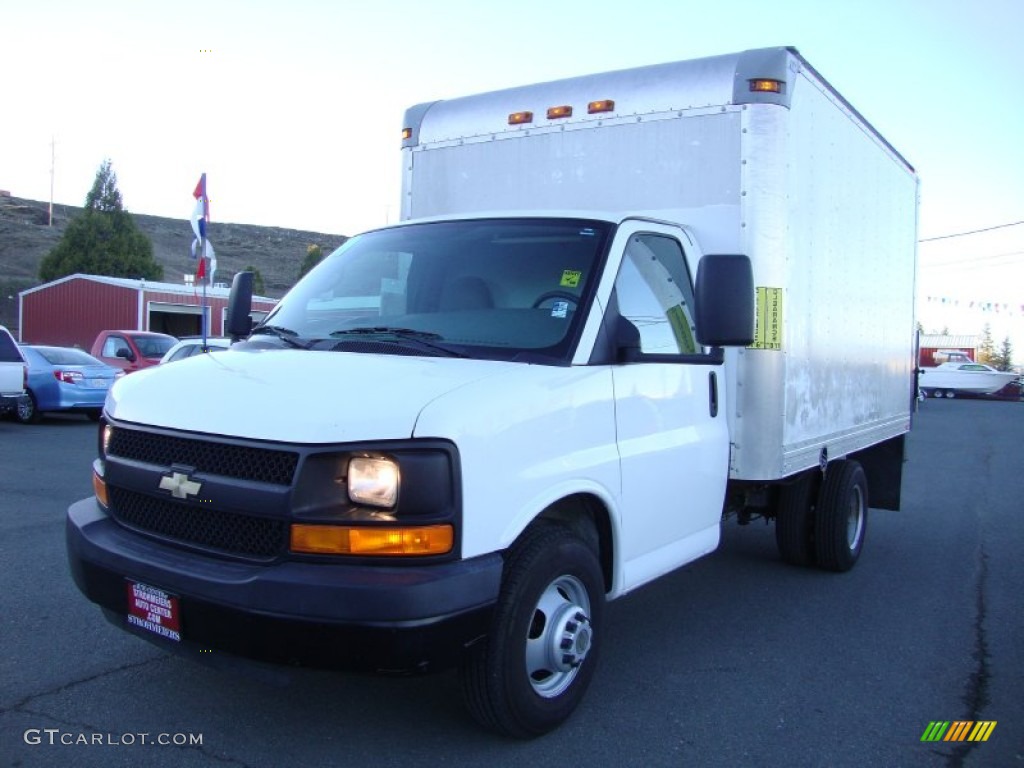 Summit White 2009 Chevrolet Express Cutaway 3500 Commercial Moving Van Exterior Photo #76024956