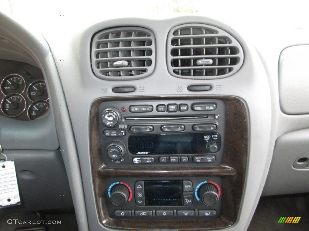 2005 Rainier CXL AWD - Frost White / Gray photo #18