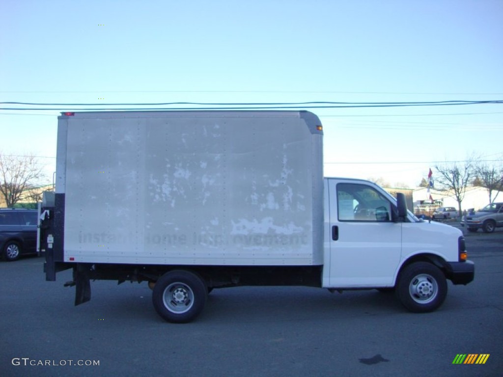 2009 Express Cutaway 3500 Commercial Moving Van - Summit White / Medium Pewter photo #8