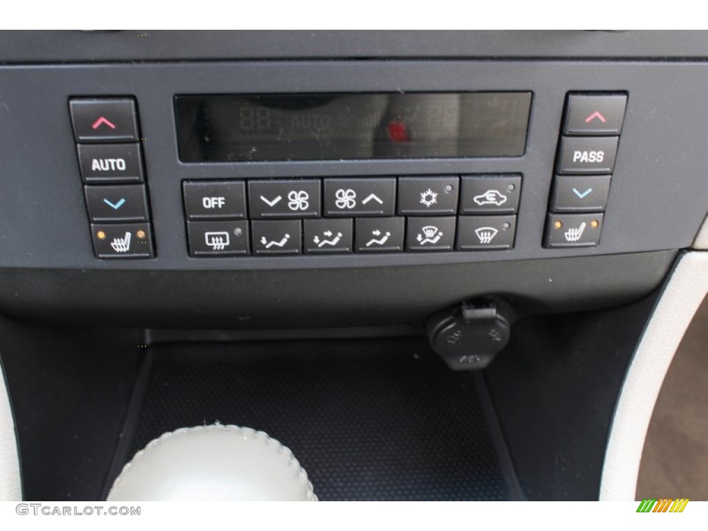 2007 Buick LaCrosse CX Controls Photo #76027887