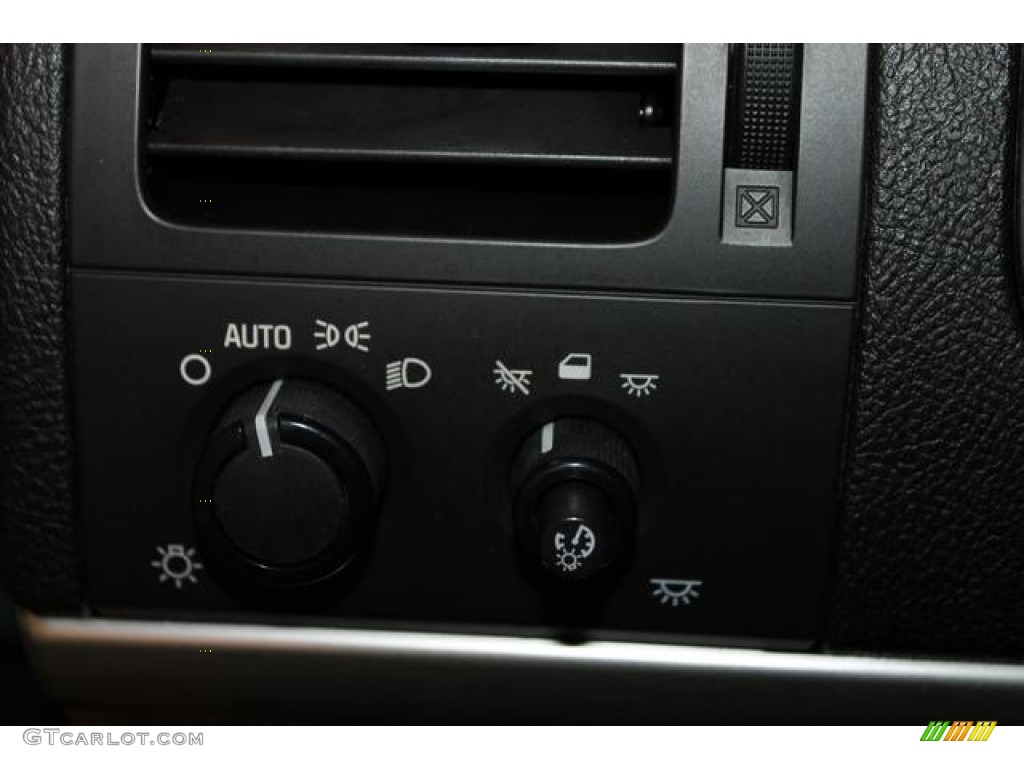 2006 Saturn Relay 3 Controls Photo #76029570
