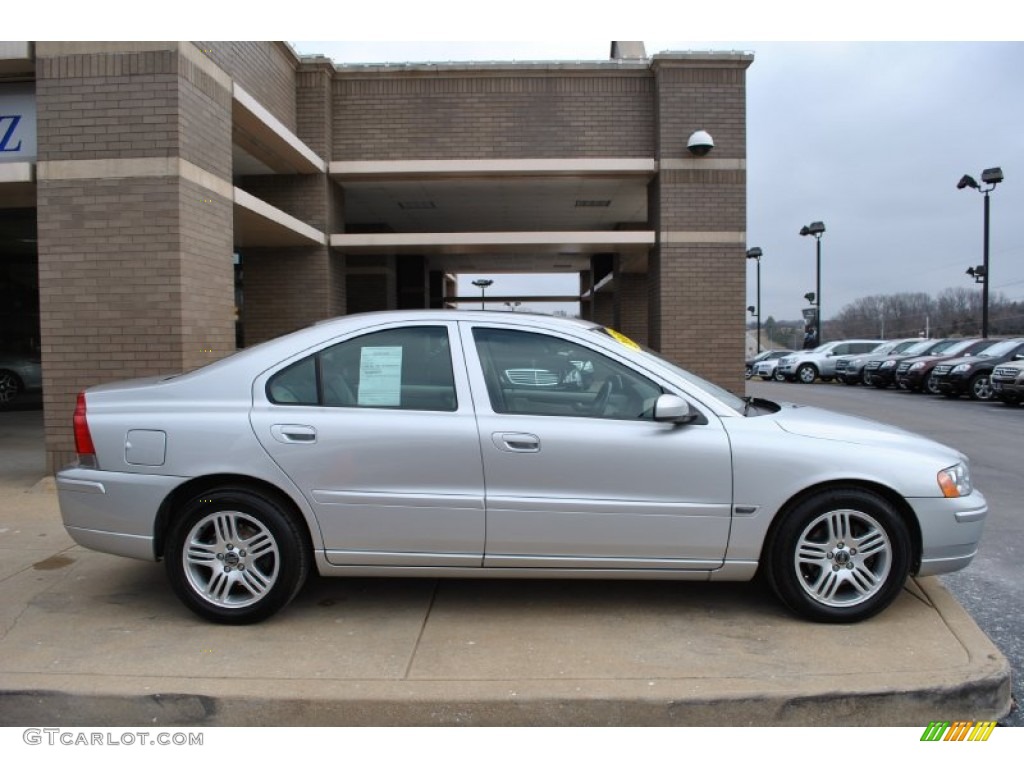 2006 S60 2.5T - Silver Metallic / Taupe/Light Taupe photo #5