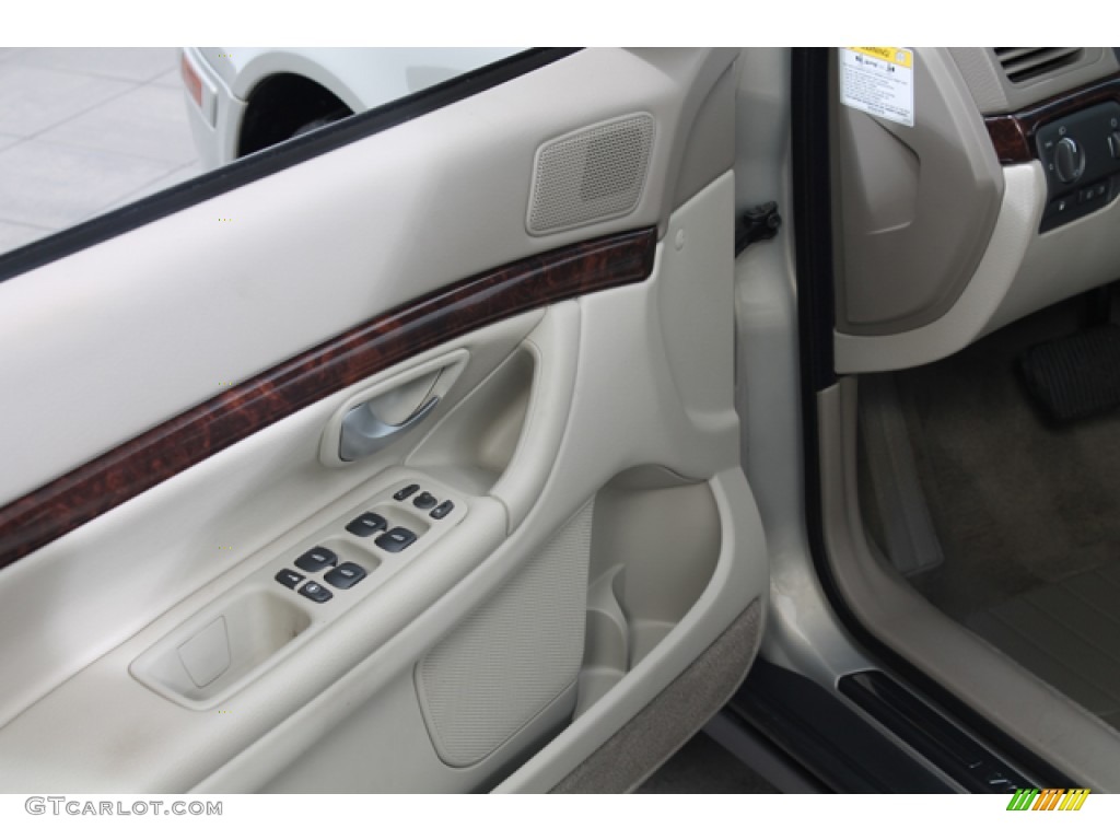 2002 Volvo S80 T6 Controls Photo #76033326