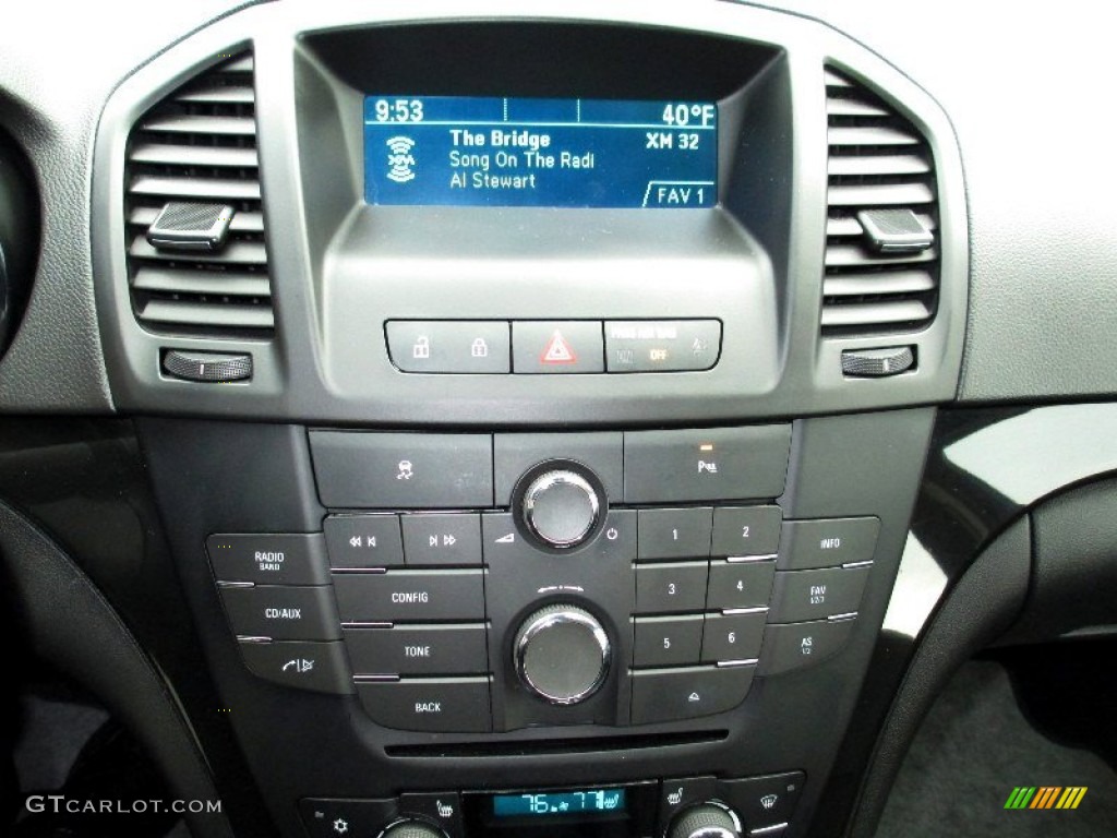 2011 Buick Regal CXL Controls Photo #76033986