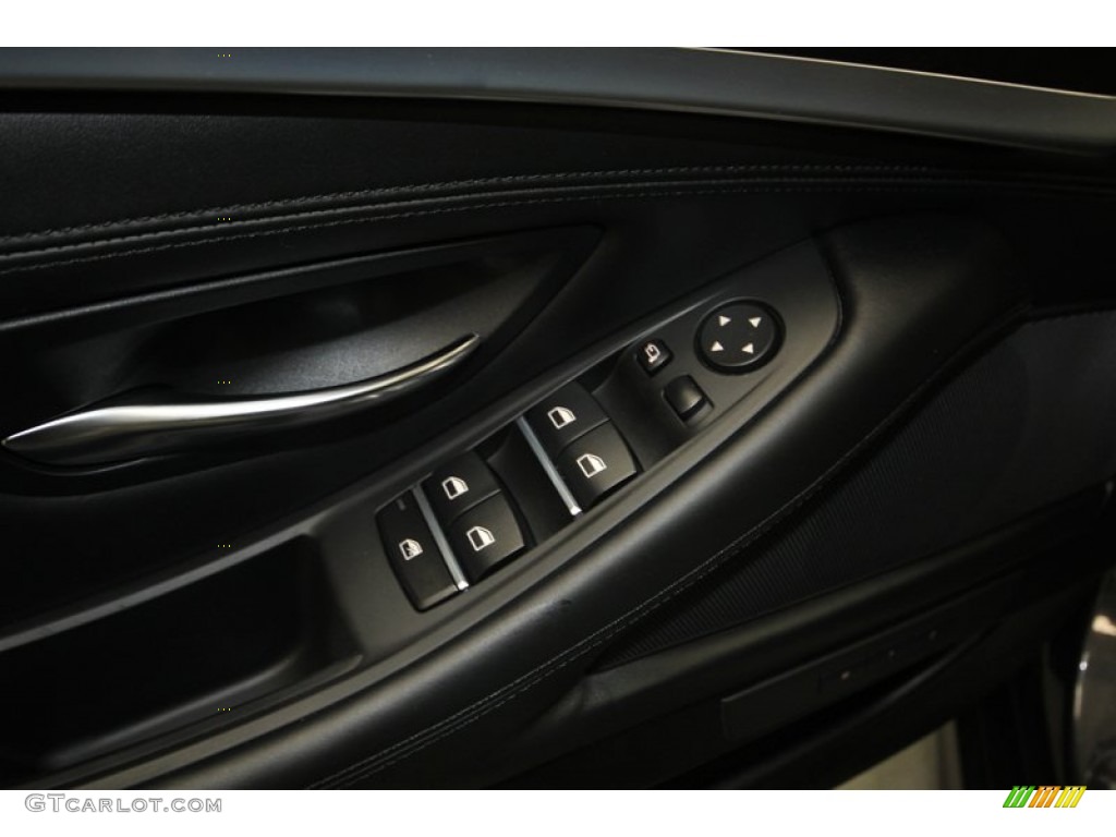 2012 5 Series 550i xDrive Sedan - Dark Graphite Metallic II / Black photo #16