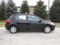 Super Black - Versa 1.8 S Hatchback Photo No. 4