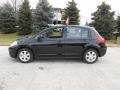Super Black - Versa 1.8 S Hatchback Photo No. 8