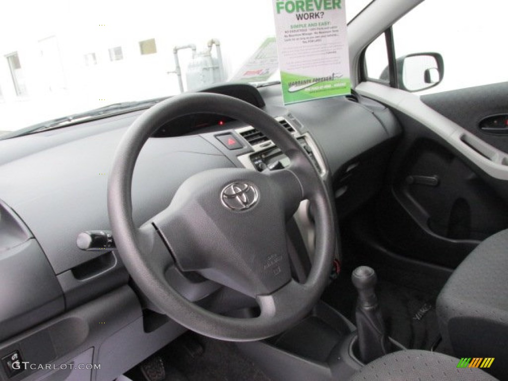 Dark Charcoal Interior 2009 Toyota Yaris 3 Door Liftback Photo #76041150