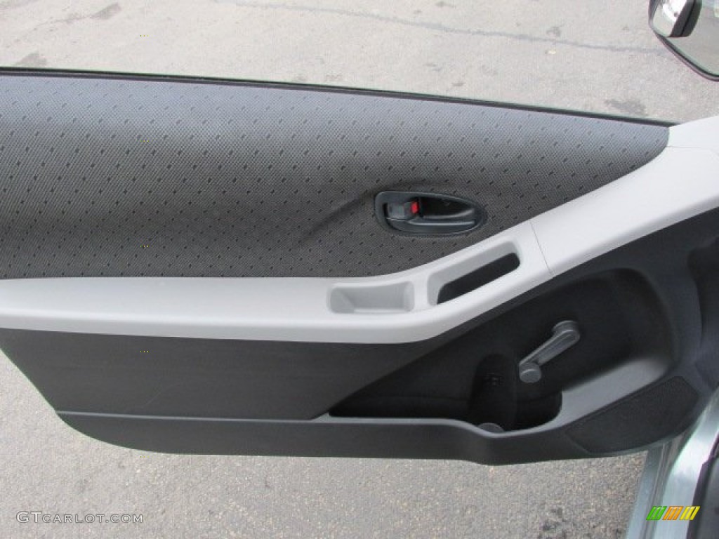 2009 Toyota Yaris 3 Door Liftback Dark Charcoal Door Panel Photo #76041192