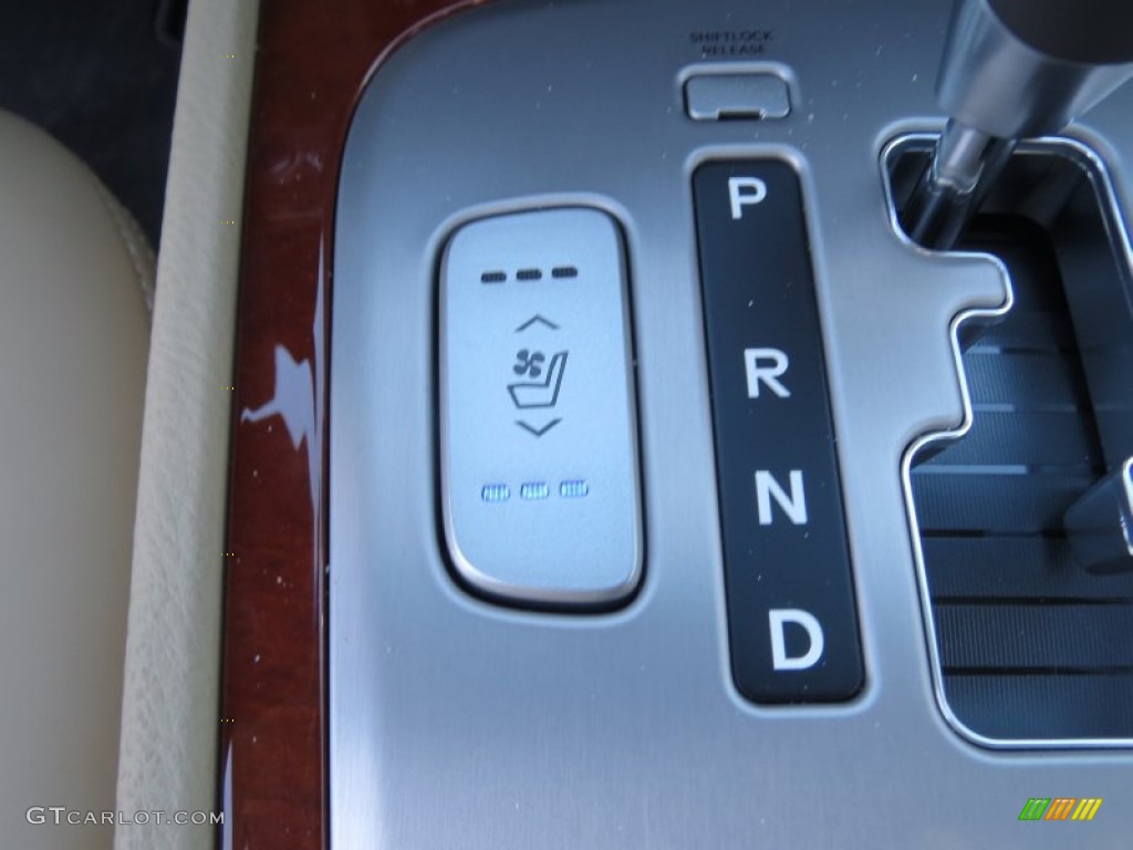 2013 Hyundai Genesis 3.8 Sedan Controls Photo #76046218