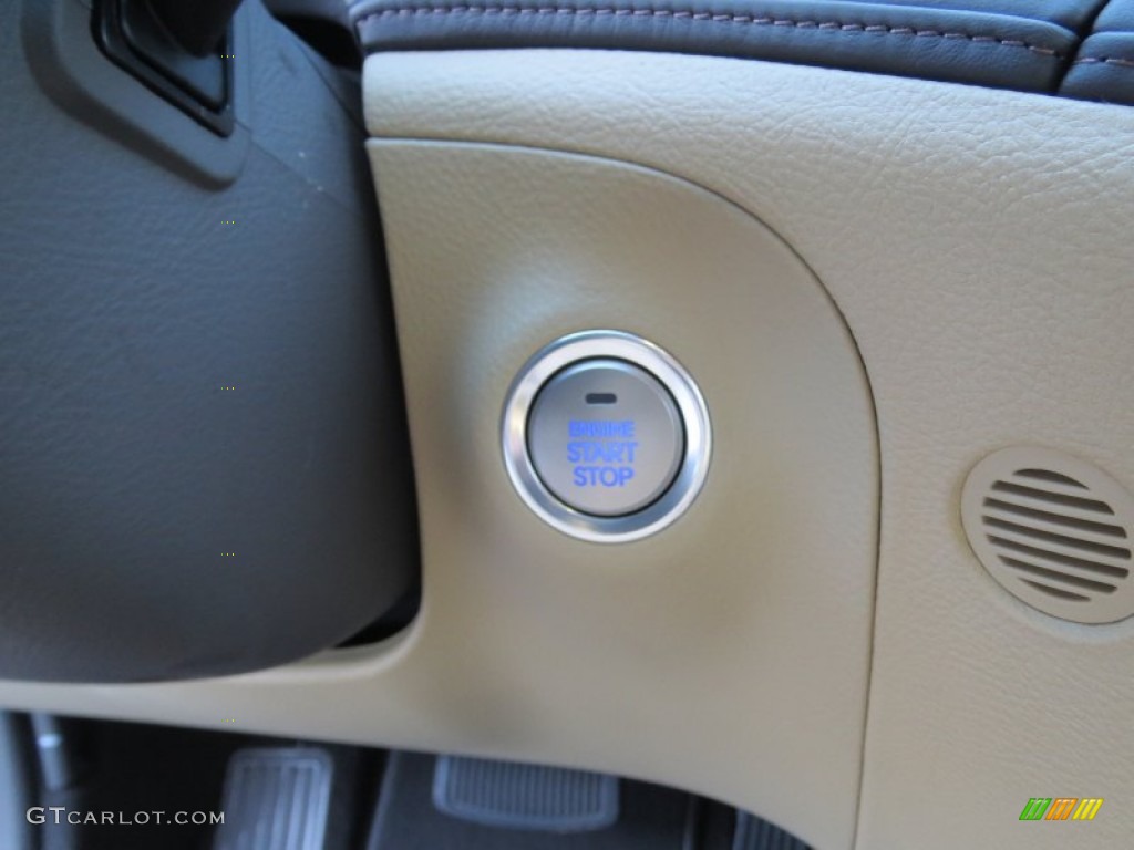 2013 Hyundai Genesis 3.8 Sedan Controls Photo #76046255