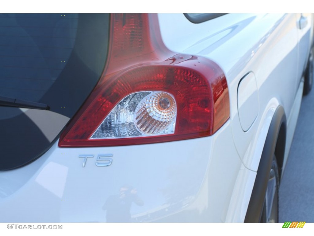 2013 C30 T5 - Ice White / Off Black/Blonde photo #6