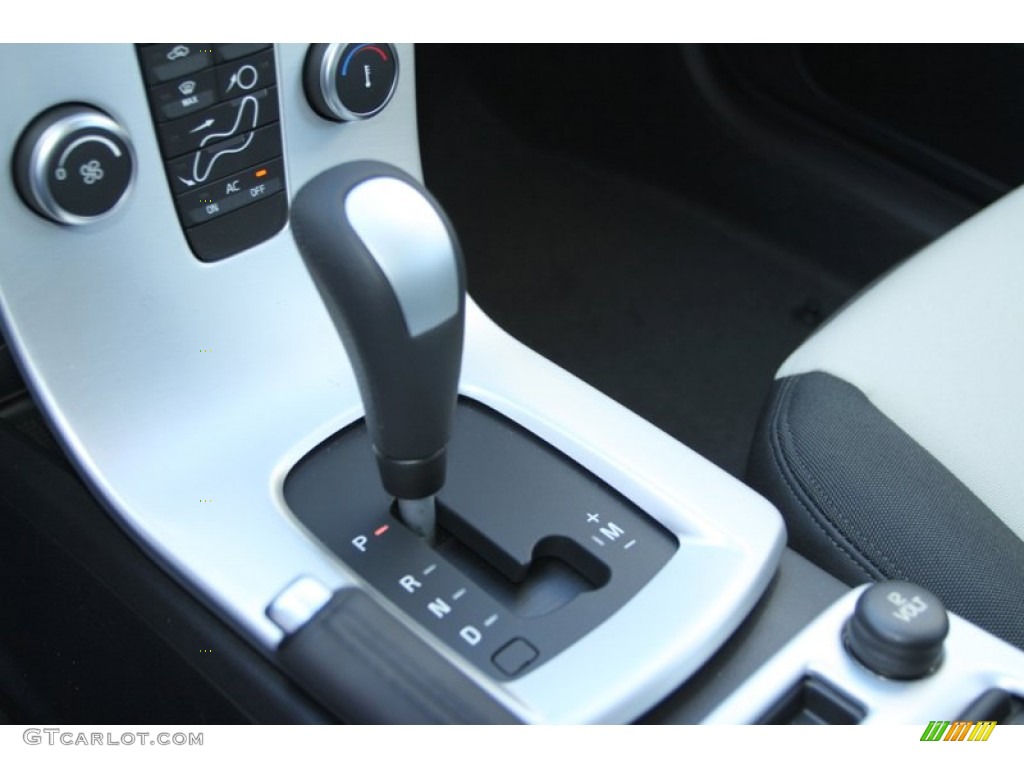 2013 C30 T5 - Ice White / Off Black/Blonde photo #15