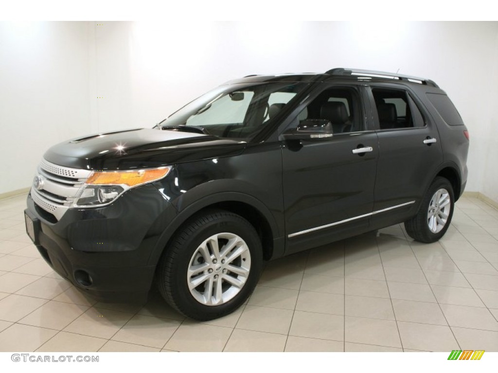 2012 Explorer XLT 4WD - Tuxedo Black Metallic / Charcoal Black photo #3