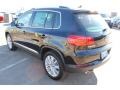 Deep Black Metallic - Tiguan SE Photo No. 4