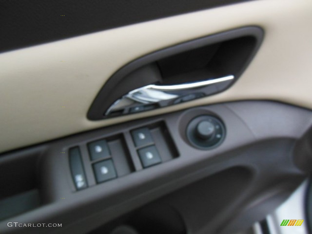 2013 Cruze LT - Summit White / Cocoa/Light Neutral photo #15