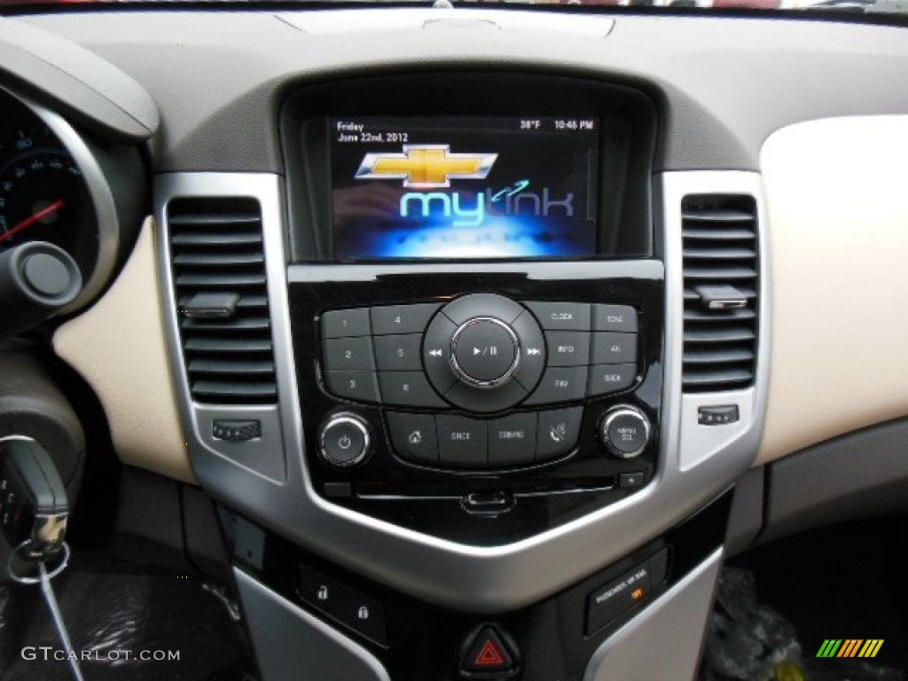 2013 Cruze LT - Summit White / Cocoa/Light Neutral photo #17