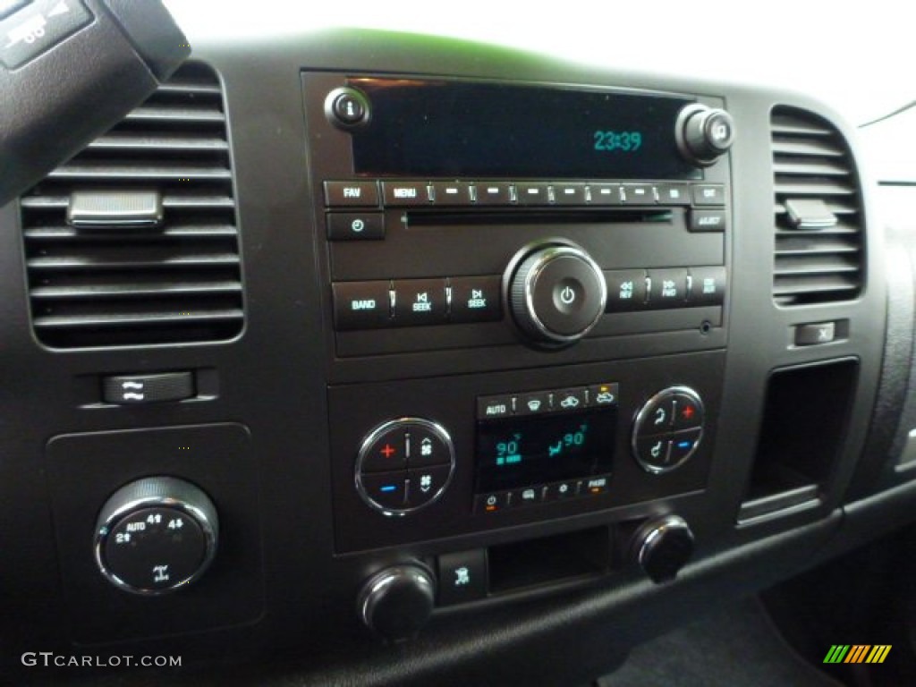 2011 Chevrolet Silverado 1500 LT Extended Cab 4x4 Controls Photo #76057233