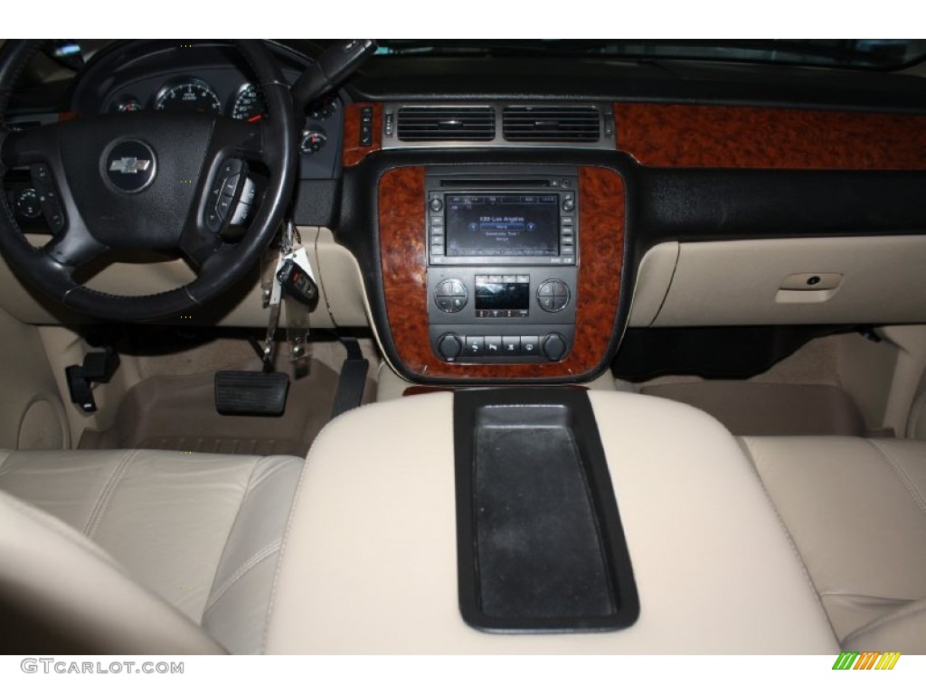 2008 Tahoe LTZ 4x4 - Black / Light Cashmere/Ebony photo #31