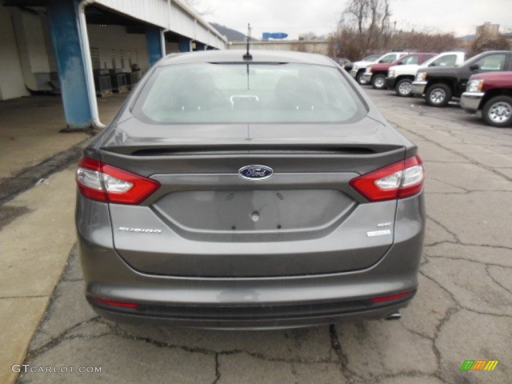 2013 Fusion SE 1.6 EcoBoost - Sterling Gray Metallic / SE Appearance Package Charcoal Black/Red Stitching photo #7