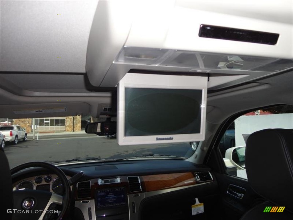 2013 Cadillac Escalade Platinum AWD Entertainment System Photo #76061178
