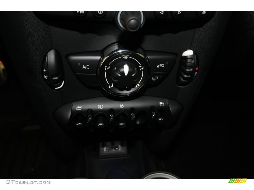 2013 Cooper S Coupe - Pepper White / Carbon Black photo #15