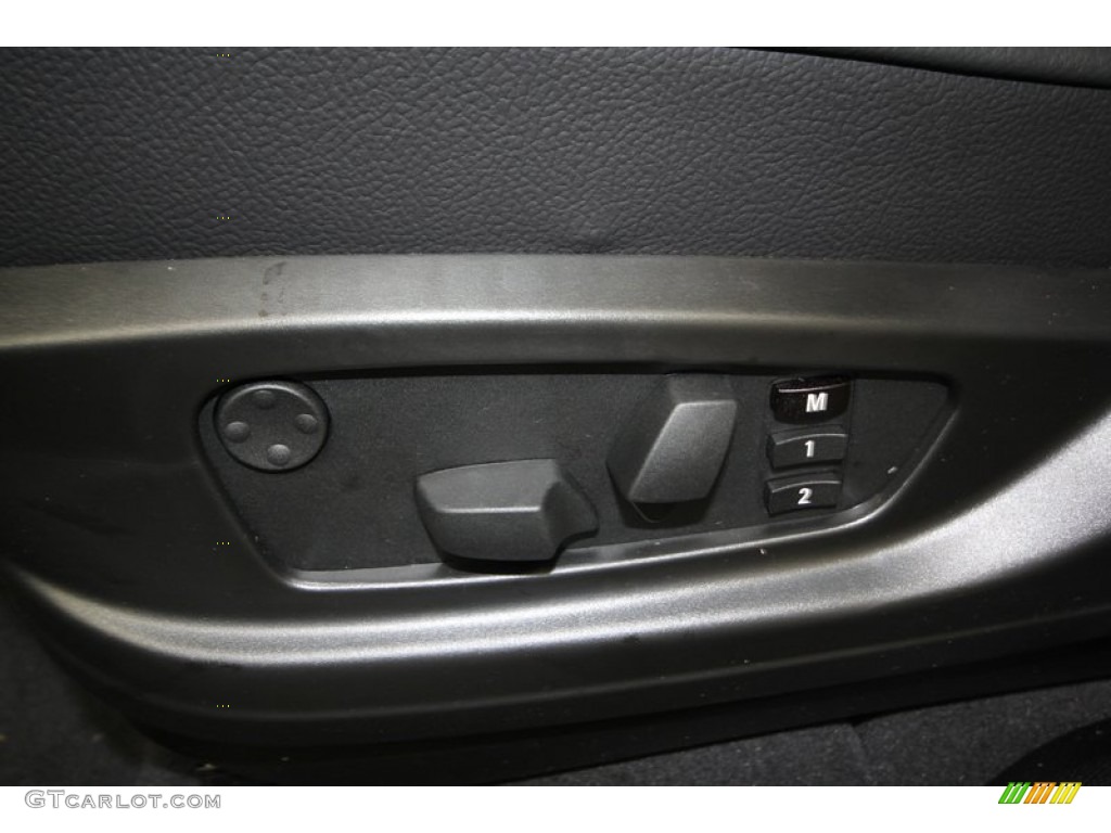2013 BMW X5 xDrive 35d Controls Photo #76066810