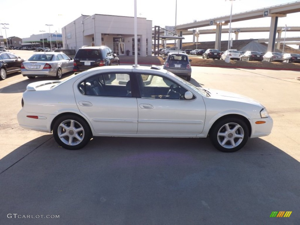 2001 Maxima SE - Icelandic White Pearl / Black photo #6