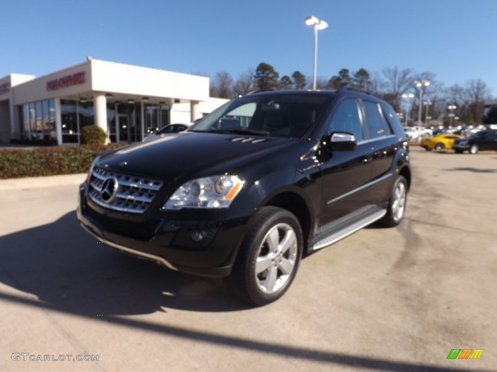 Black Mercedes-Benz ML