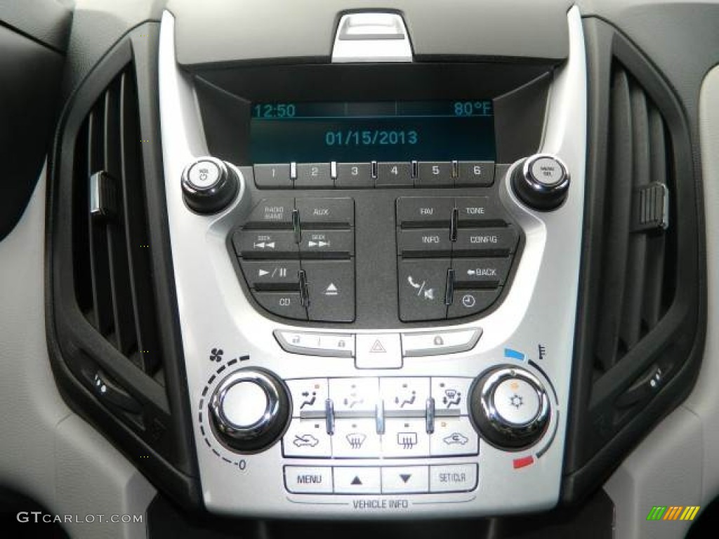 2011 Chevrolet Equinox LT Controls Photo #76071066