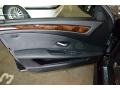 Black Sapphire Metallic - 5 Series 550i Sedan Photo No. 11
