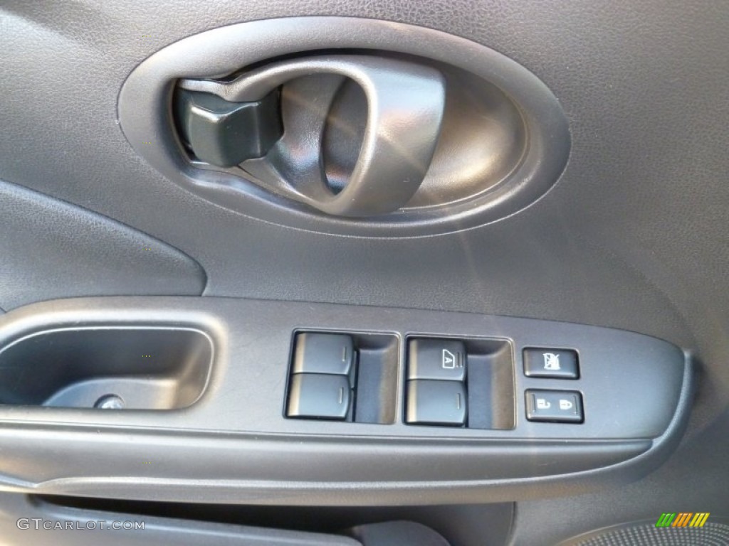 2012 Versa 1.6 SV Sedan - Blue Onyx Metallic / Charcoal photo #17