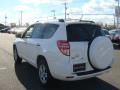 Super White - RAV4 I4 4WD Photo No. 4