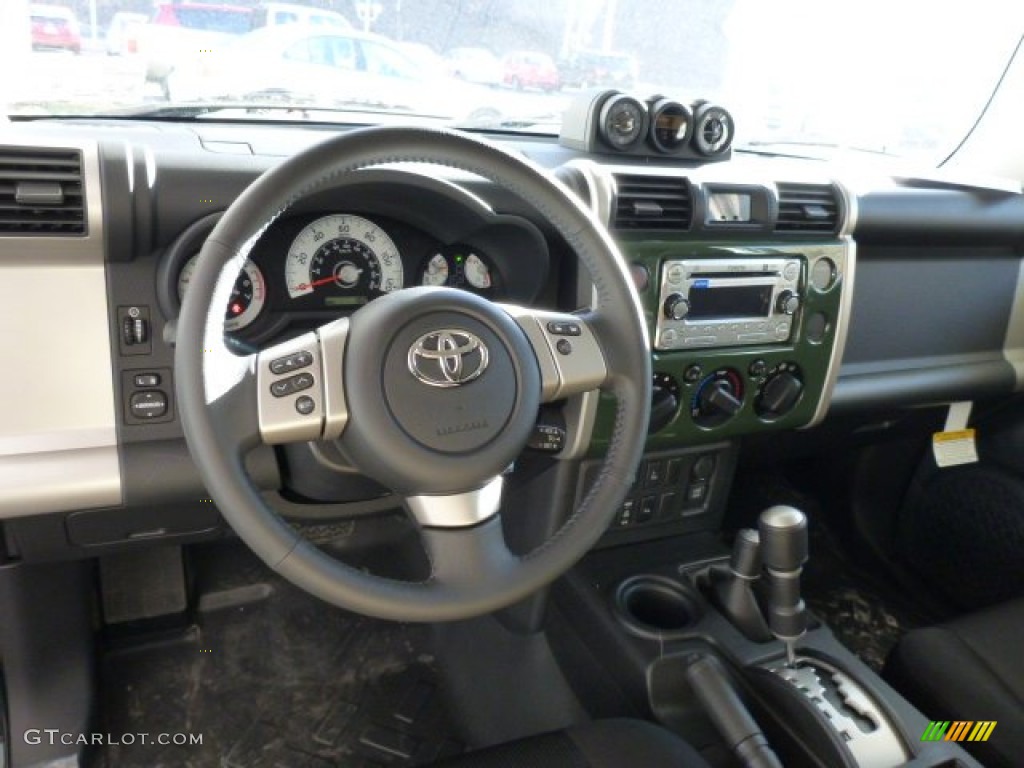 2013 Toyota FJ Cruiser 4WD Dashboard Photos