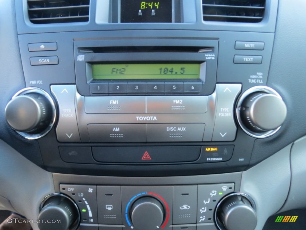 2008 Toyota Highlander Standard Highlander Model Controls Photo #76081778