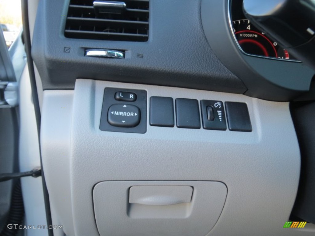 2008 Toyota Highlander Standard Highlander Model Controls Photos