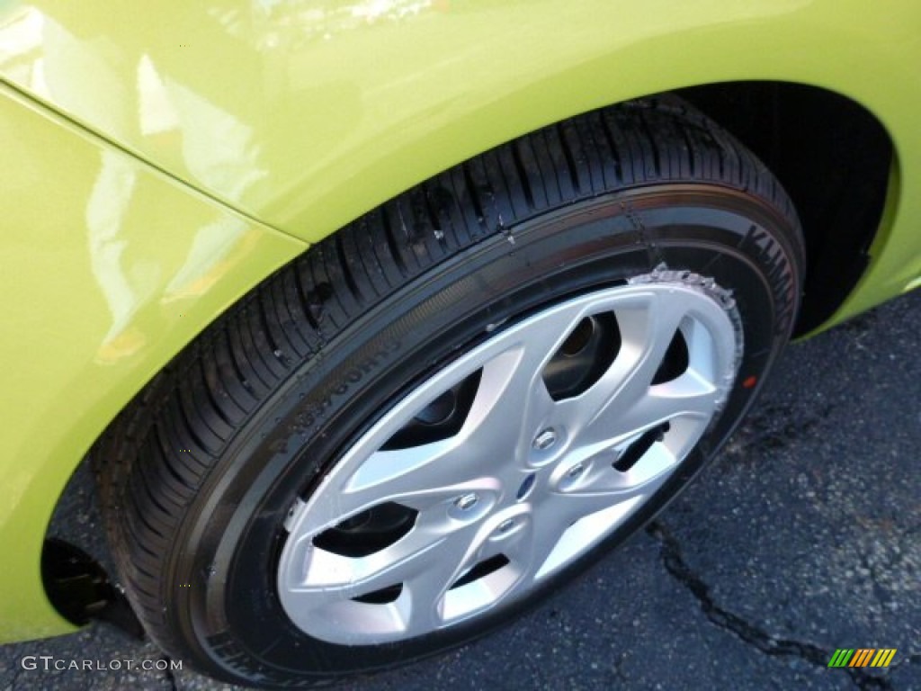 2013 Ford Fiesta SE Sedan Wheel Photo #76084613