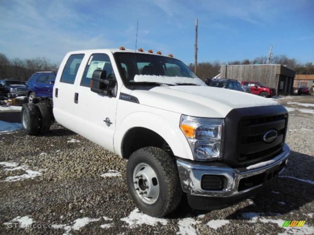 Oxford White 2013 Ford F350 Super Duty XL Crew Cab 4x4 Chassis Exterior Photo #76084952
