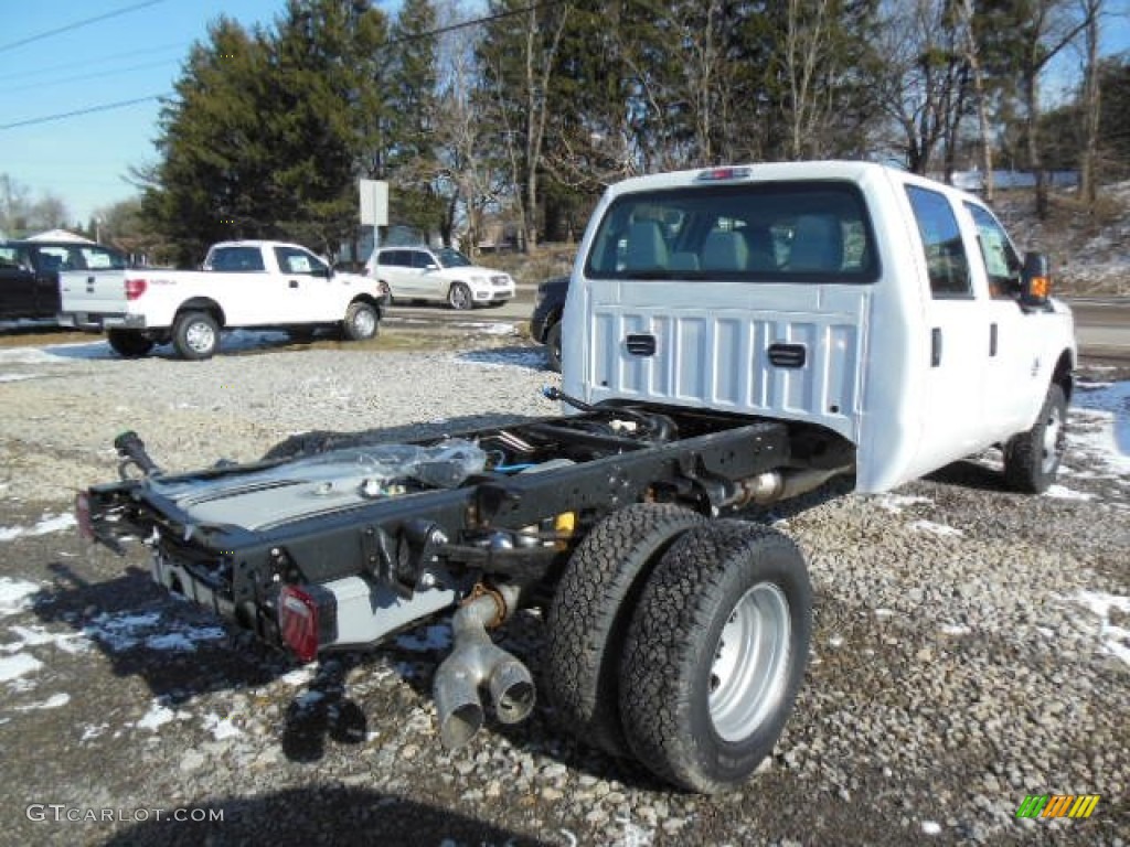 Oxford White 2013 Ford F350 Super Duty XL Crew Cab 4x4 Chassis Exterior Photo #76085054