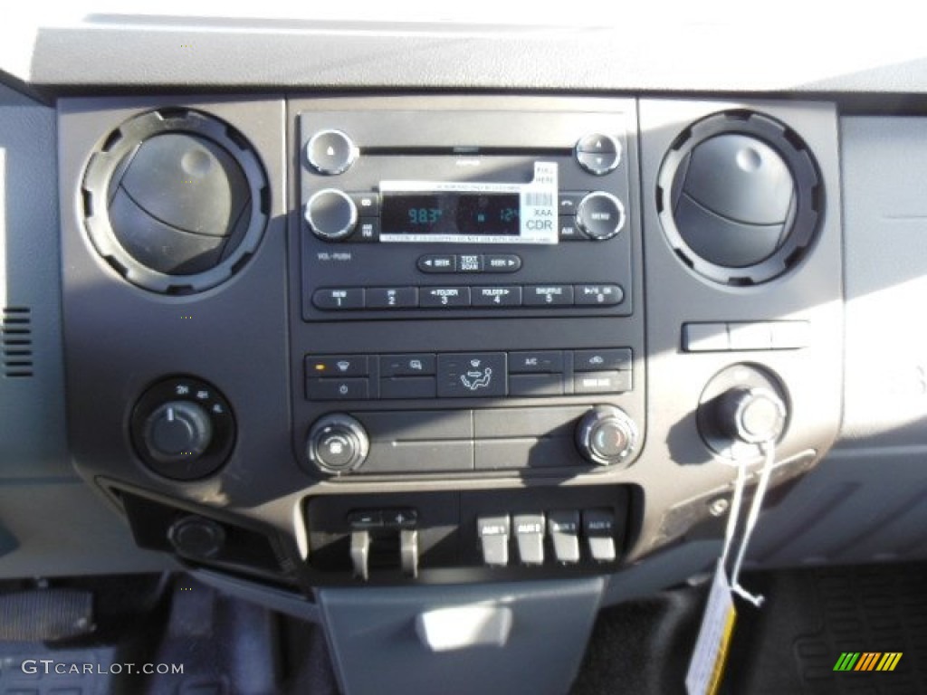 2013 Ford F350 Super Duty XL Crew Cab 4x4 Chassis Controls Photo #76085166