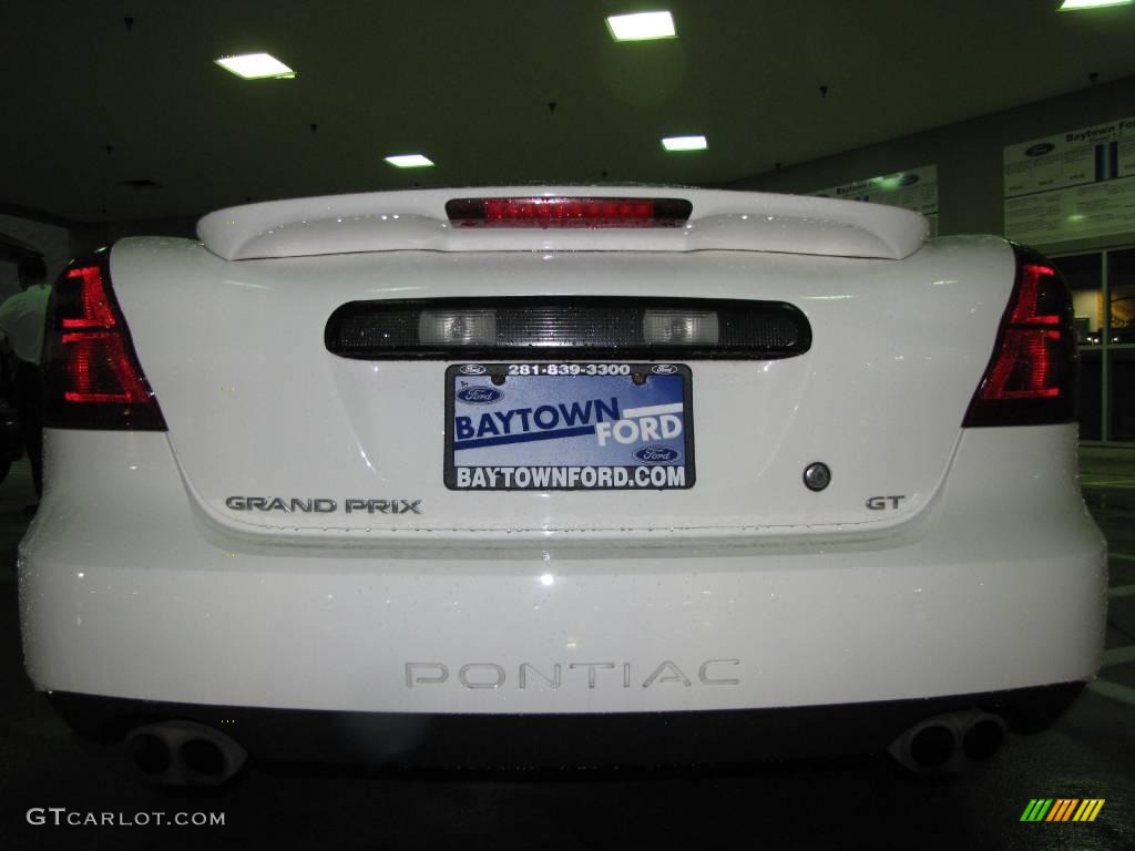 2004 Grand Prix GT Sedan - Summit White / Dark Pewter photo #4