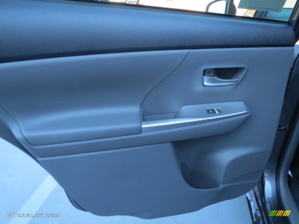 2013 Prius v Five Hybrid - Magnetic Gray Metallic / Dark Gray photo #19